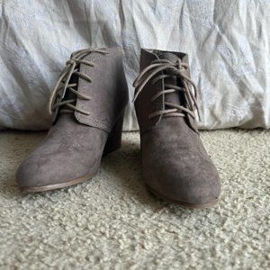 Arizon Jean Co. Wedges, size 10M, grey